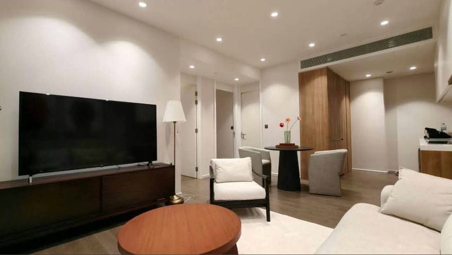 Simplex · Floor 27 · 70 sqm — 7