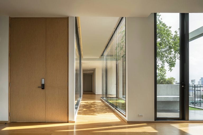Penthouse · Floor 6 · 375 sqm — 7