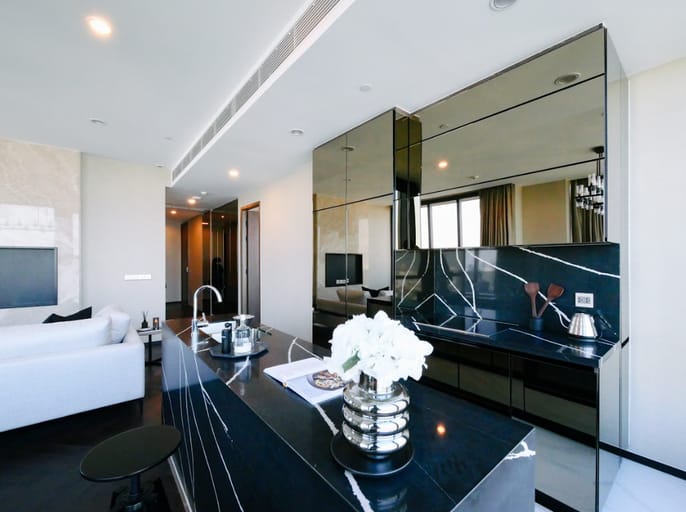 Simplex · Floor 37 · 124 sqm — 11