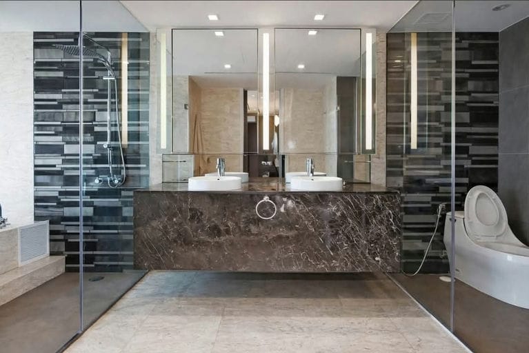 Penthouse · Floor 51-52 · 350 sqm — 18