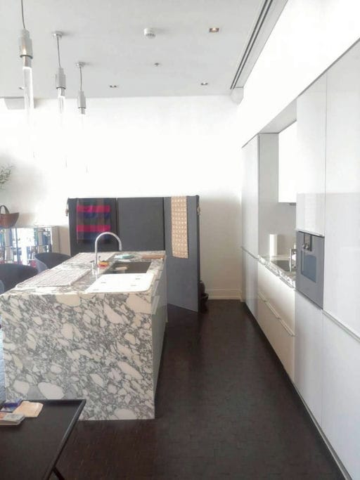 Simplex · Floor 33 · 146 sqm — 11
