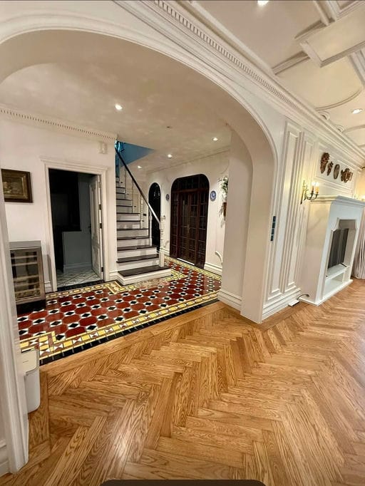 4 Bed · 280 sqm — 8