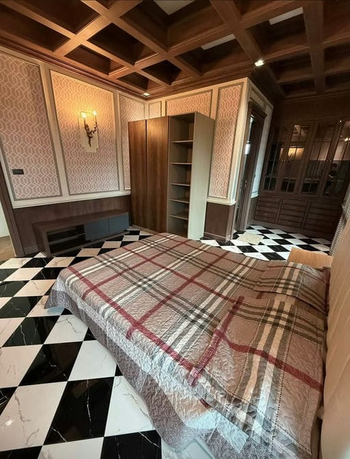 4 Bed · 280 sqm — 9