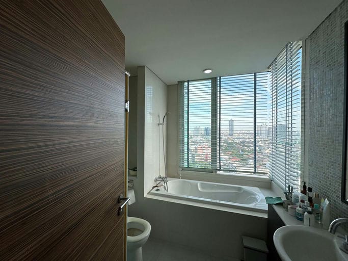 Simplex · Floor 20 · 145.94 sqm — 8