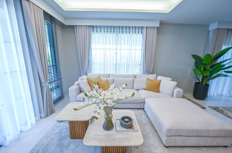 4 Bed · 364 sqm — 14