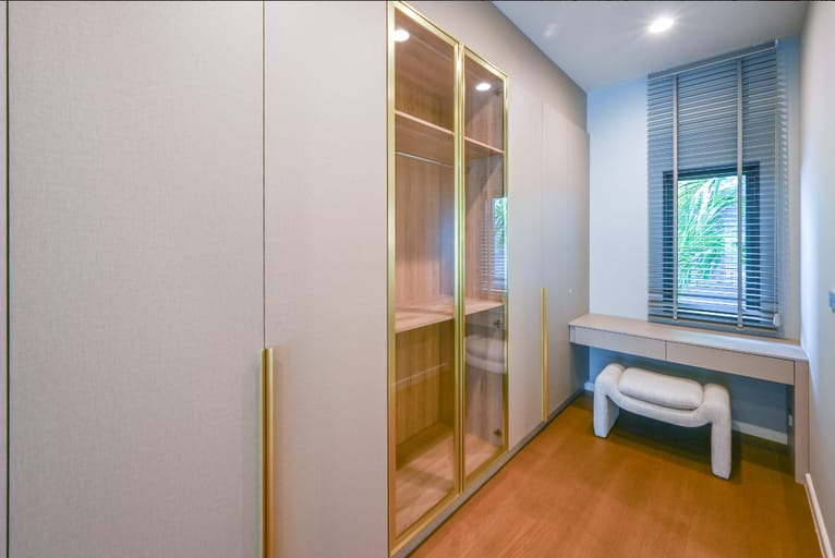 4 Bed · 364 sqm — 31