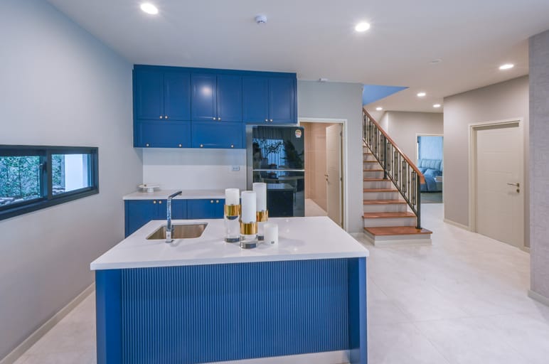 4 Bed · 364 sqm — 9