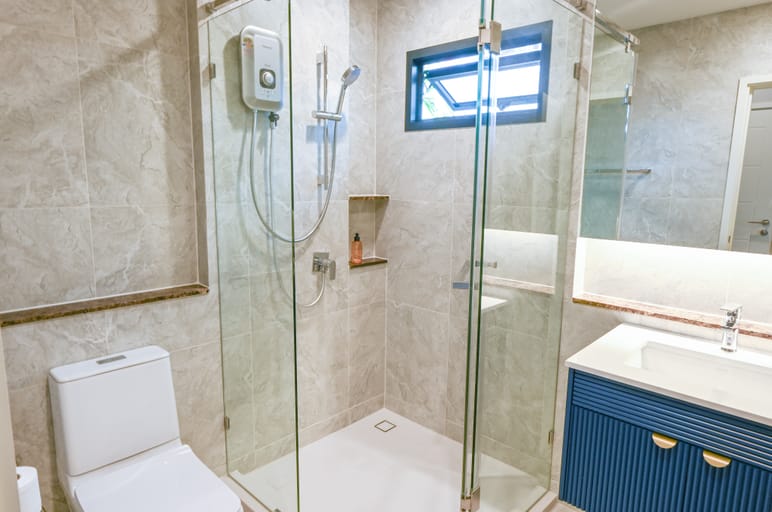 4 Bed · 364 sqm — 27