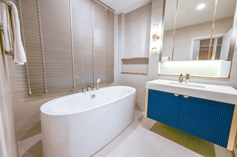 4 Bed · 364 sqm — 32