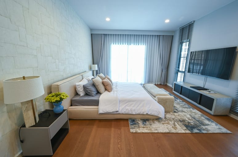 4 Bed · 364 sqm — 28