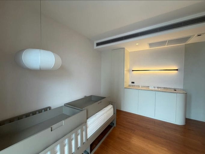 Simplex · Floor 7 · 180.8 sqm — 5