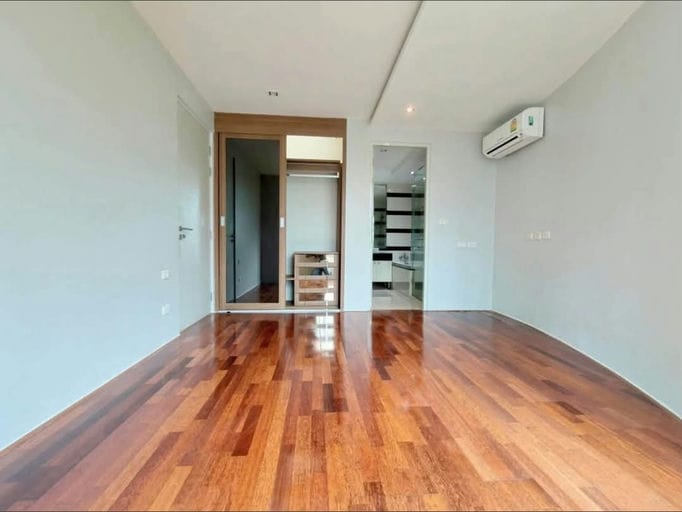 Simplex · Floor 6 · 50 sqm — 2
