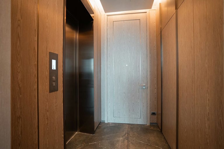 Simplex · Floor 29 · 84 sqm — 8