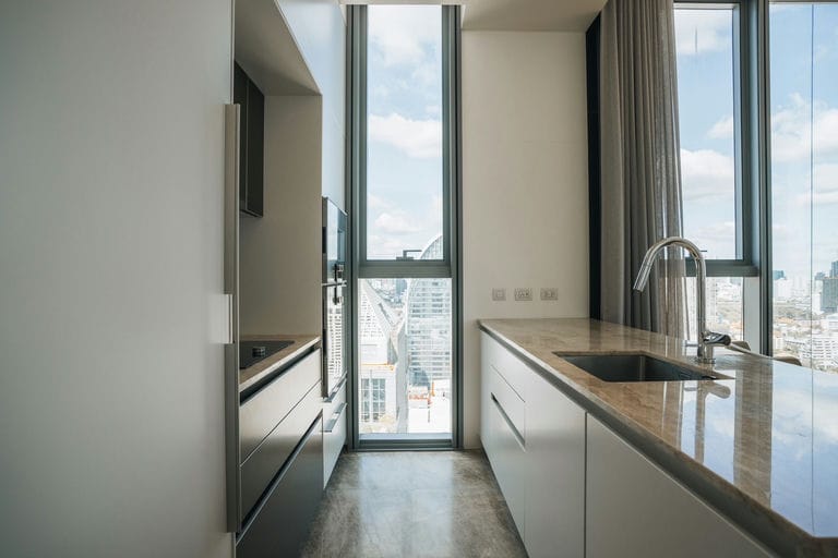 Simplex · Floor 29 · 84 sqm — 16