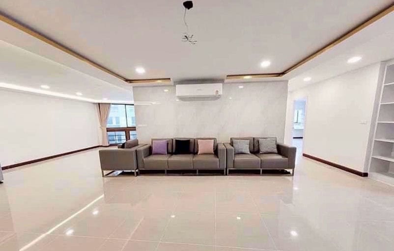 Simplex · Floor 12 · 220 sqm — 2