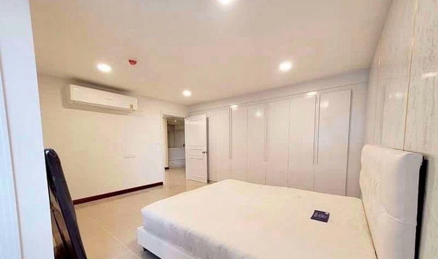 Simplex · Floor 12 · 220 sqm — 4