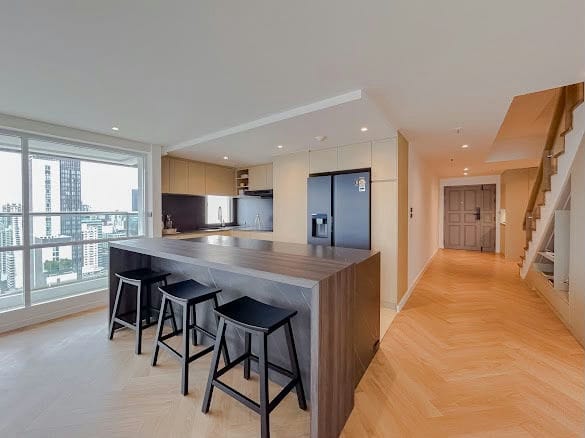 Penthouse · Floor 43-44 · 220 sqm — 6