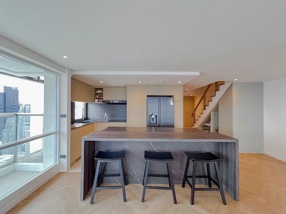 Penthouse · Floor 43-44 · 220 sqm — 5