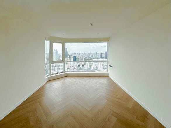Penthouse · Floor 43-44 · 220 sqm — 12