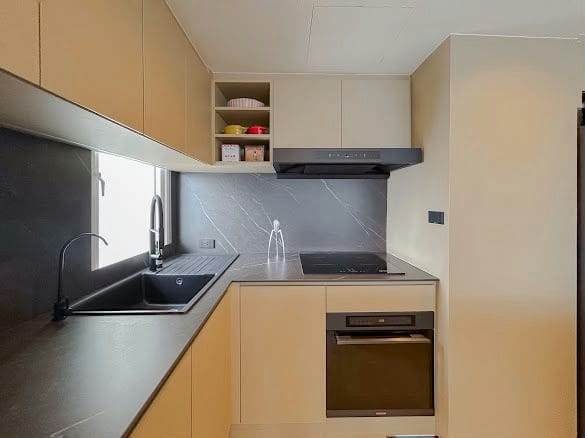Penthouse · Floor 43-44 · 220 sqm — 21