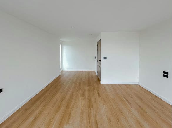 Penthouse · Floor 43-44 · 220 sqm — 26