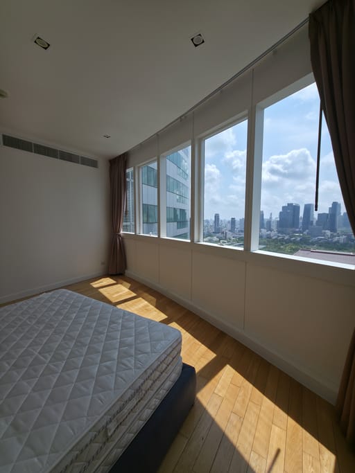 Simplex · Floor 36 · 128 sqm — 20