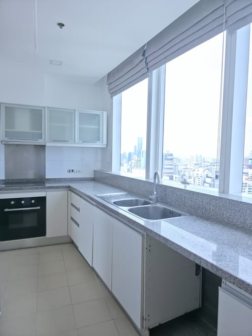 Simplex · Floor 36 · 128 sqm — 13