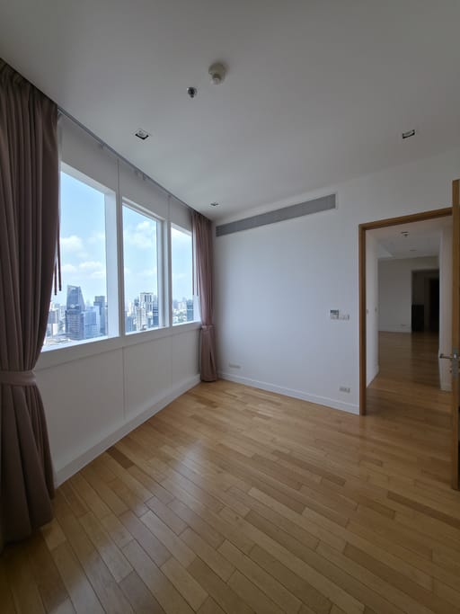 Simplex · Floor 36 · 128 sqm — 16