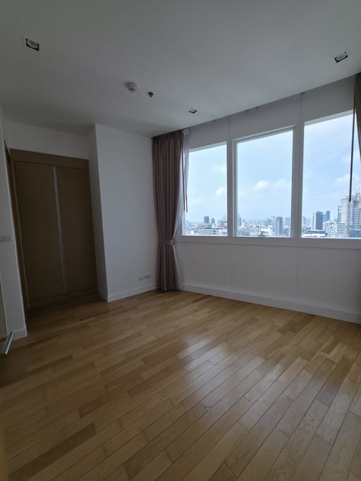 Simplex · Floor 36 · 128 sqm — 9