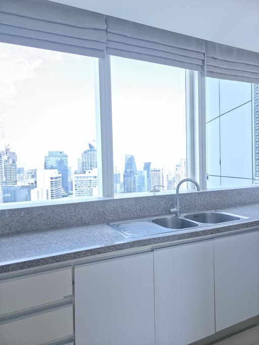 Simplex · Floor 36 · 128 sqm — 18