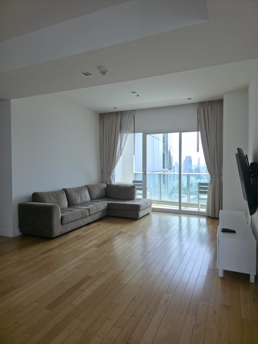 Simplex · Floor 36 · 128 sqm — 10
