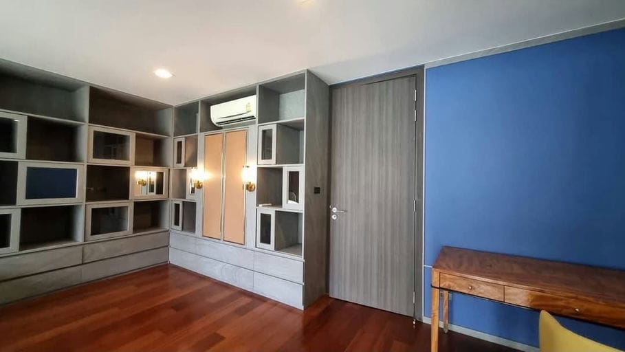 4 Bed · 425 sqm — 9