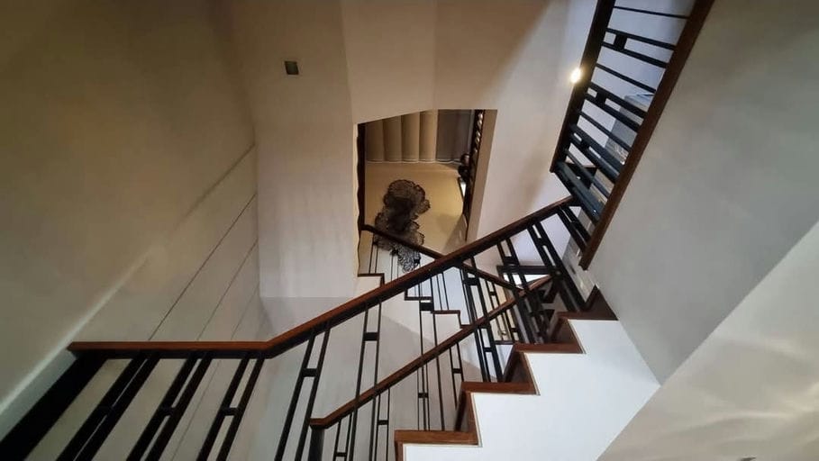 4 Bed · 425 sqm — 2