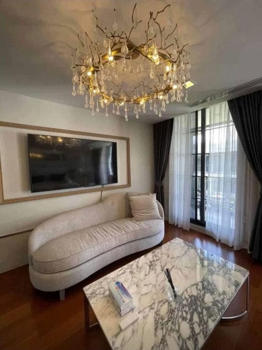 4 Bed · 425 sqm — 10
