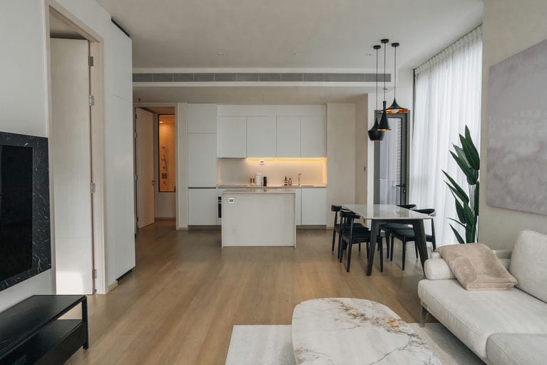 Simplex · Floor 20 · 90 sqm — 7