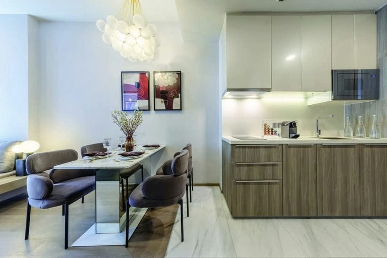 Simplex · Floor 24 · 42 sqm — 11