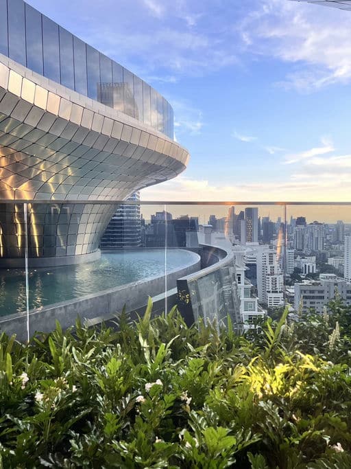 Aestiq Thonglor