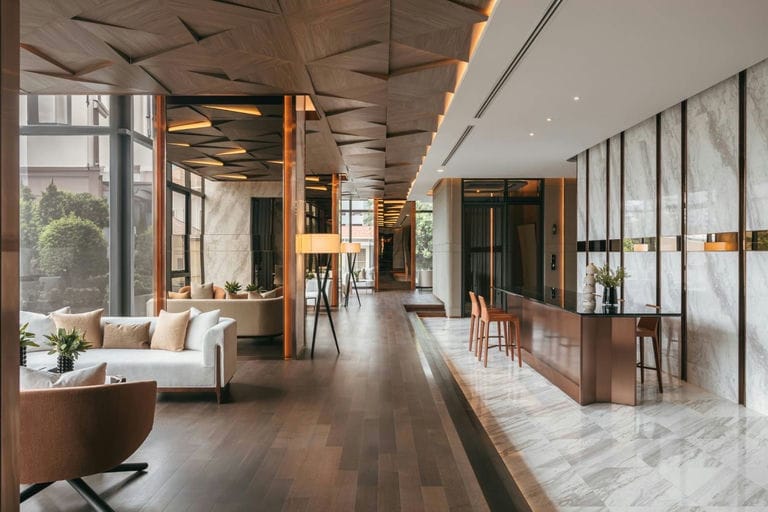Aestiq Thonglor — 6
